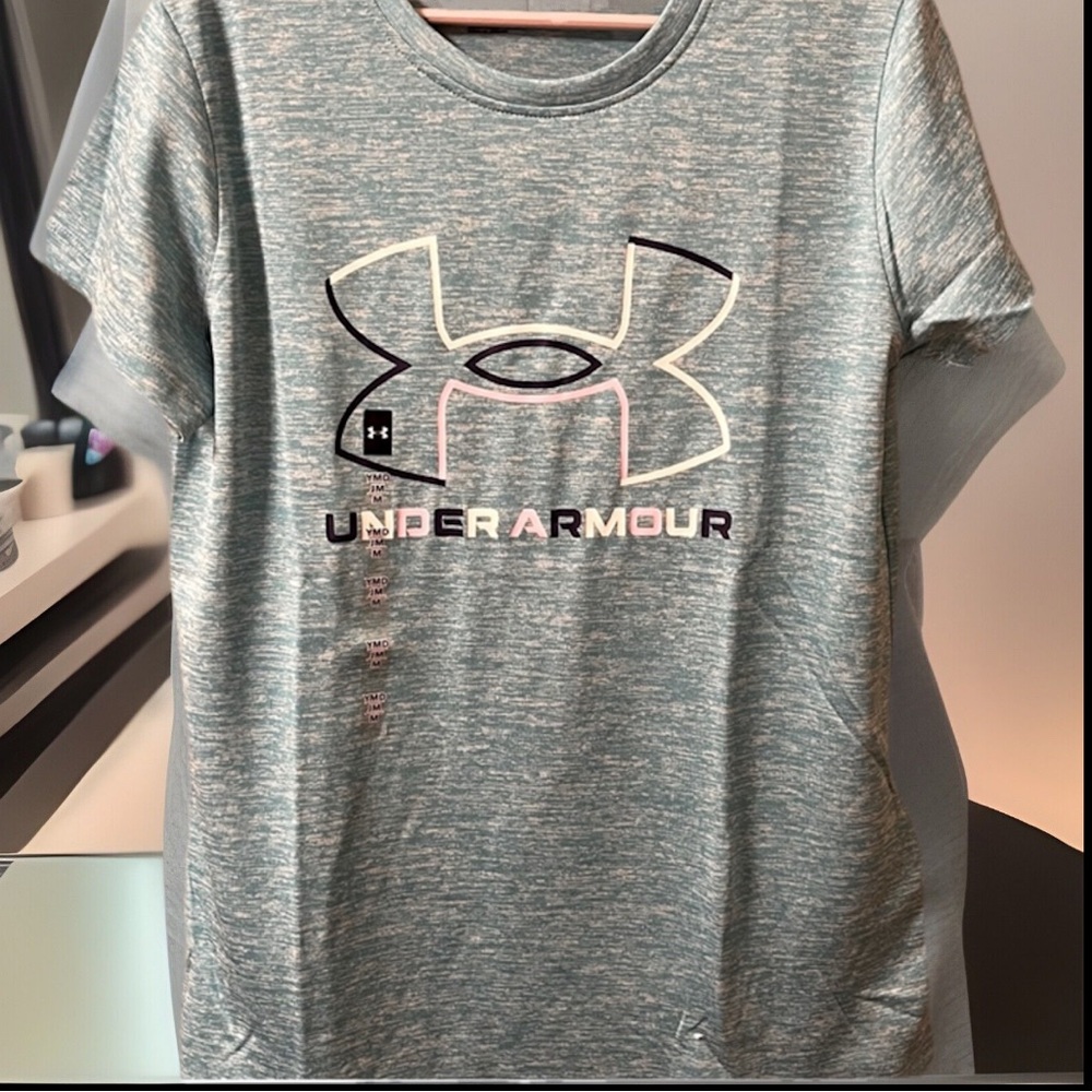 Girls' UA Tech™ Big Logo Twist Tee YMD 10-12+ & A Pair of Twist Grey Shorts Sz14